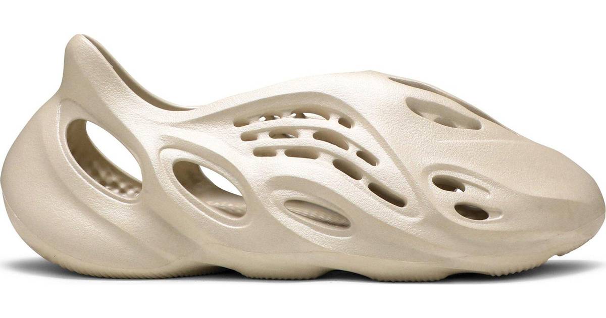 Adidas Yeezy Foam Runner (5 stores) • See at Klarna »