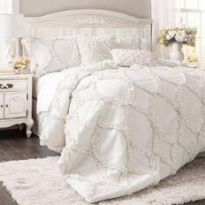 Lush Decor Avon Bedspread White (243.84x233.68)
