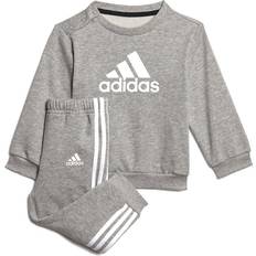 Druckknöpfe Tracksuits adidas Badge of Sport French Terry Jogger - Light Grey (HM6613)