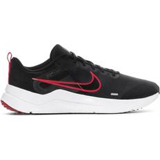 36 ⅔ Trainingsschuhe Nike Downshifter 12 M - Black/White/Dark Smoke Grey/Light Smoke Grey/Iron Grey/University Red