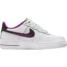 white and black junior air force 1