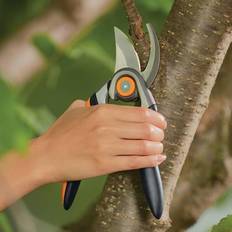 Garden Shears Fiskars Forged Bypass Pruner With Replaceable Blade