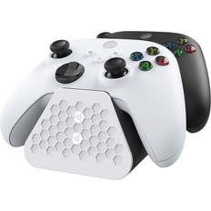 Ladestasjoner Gioteck Xbox Series X|S/Xbox One Duo Charging Stand - Black/White