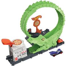 Hot Wheels Track Set with 1 Car, Adjustable Track That Connects to Other Sets, Gator Loop Pizza Place Playset
