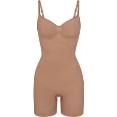 SKIMS Seamless Sculpt Low Back Thong Bodysuit - Clay