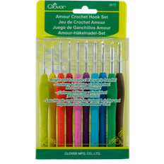 Clover Amour Crochet Hooks - Set of 7 - for Working with Thick Yarns