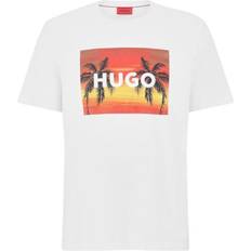 Hugo Boss T-shirts (300+ products) find prices here »