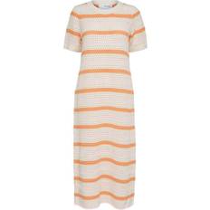 L Kjoler på salg Selected Knitted Midi Dress