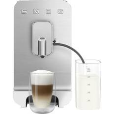 Smeg Espressomaschinen Smeg Kaffeevollautomat 50's Style BCC13WHMEU Direktabzug