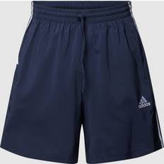 Adidas Shorts adidas SPORTSWEAR Shorts mit Label-Stitching in Marineblau, Größe