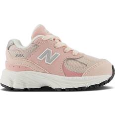 New Balance Sneakers on sale New Balance Infant 2002R - Pink/Rose