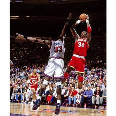 Sports Fan Products Fanatics Authentic Hakeem Olajuwon Houston Rockets Unsigned Red Jersey Shooting Photograph