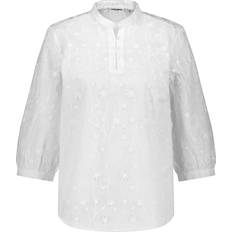 Gerry Weber Bekleidung Gerry Weber Blouse with 3/4-Length Sleeves and Decorative 3D Flowers - White