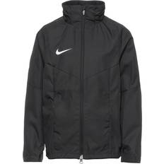 Jungen Regenbekleidung Nike Older Kid's Storm-FIT Academy23 Football Rain Jacket - Black/White (DX5494-010)