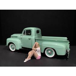 Car Girl in Tee Madee Figurine for 1/18 Scale Models by American Diorama