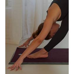 Manduka Yogitoes Yoga Mat Towel Indulge (Purple) Long 79" (200cm) Indulge (Purple) Long 79" (200cm)