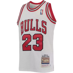 Mitchell & Ness Michael Jordan White Chicago Bulls 1997-98 Hardwood Classics Authentic Jersey