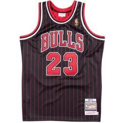 Mitchell & Ness Authentic Jersey Chicago Bulls Alternate 1996-97 Jordan
