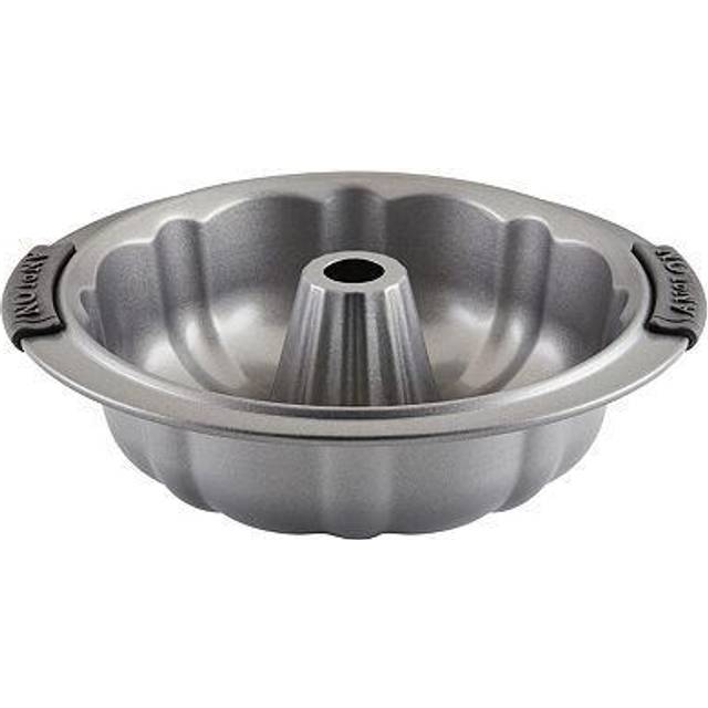 Cuisinart Chef's Classic Bakeware 9.5 Fluted Cake Pan
